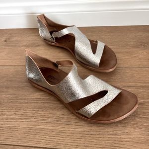 CYDWOQ Silver Lockdown Sandal - Womens 40.5 (US Size 10.5) USA Made